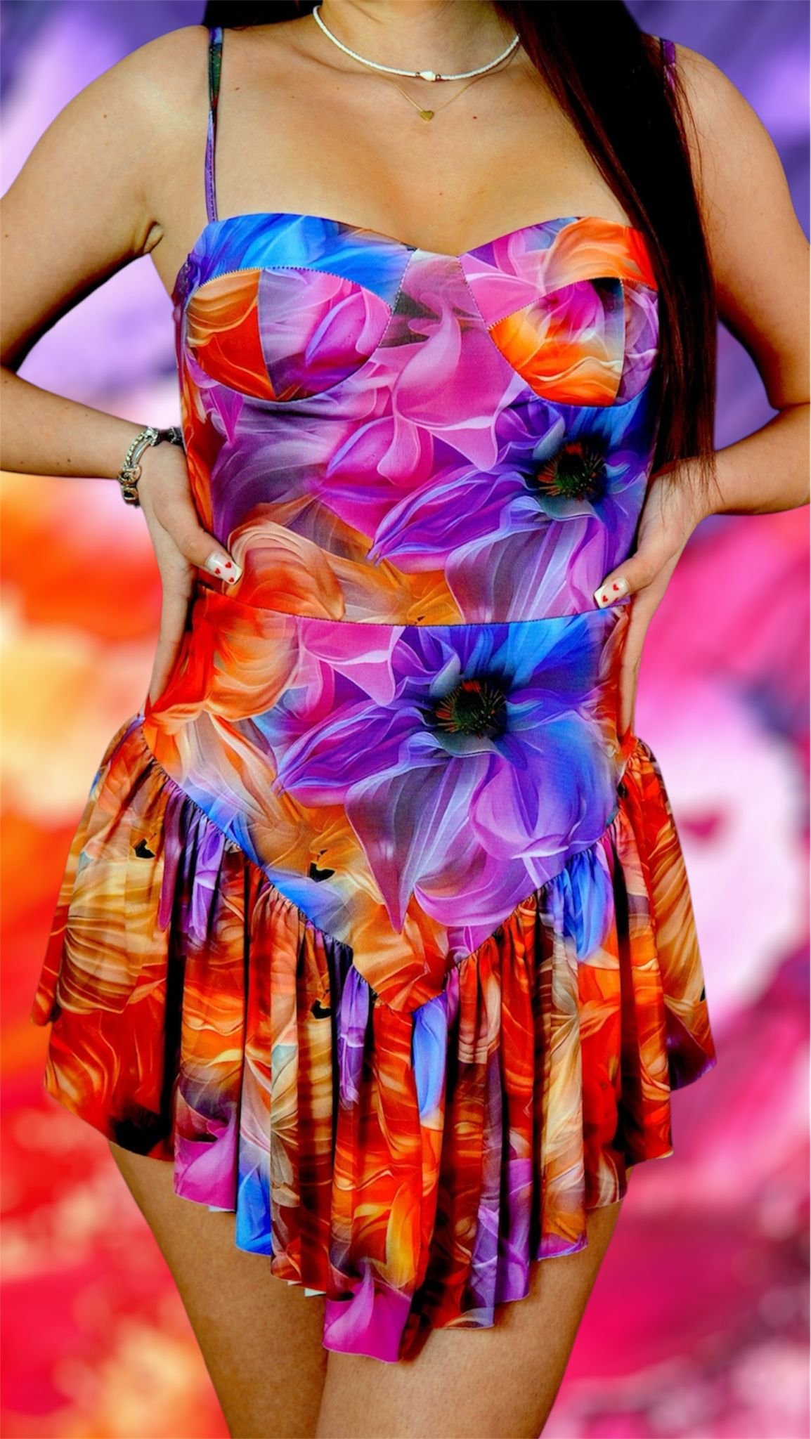 Rochie scurtă multicoloră cu imprimeu floral vibrant